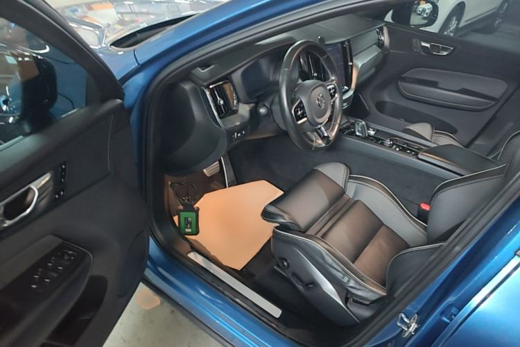 Used Volvo XC60 New Energy 2021 T8 E-Drive Hybrid Smart & Dynamic Edition Driver Seat