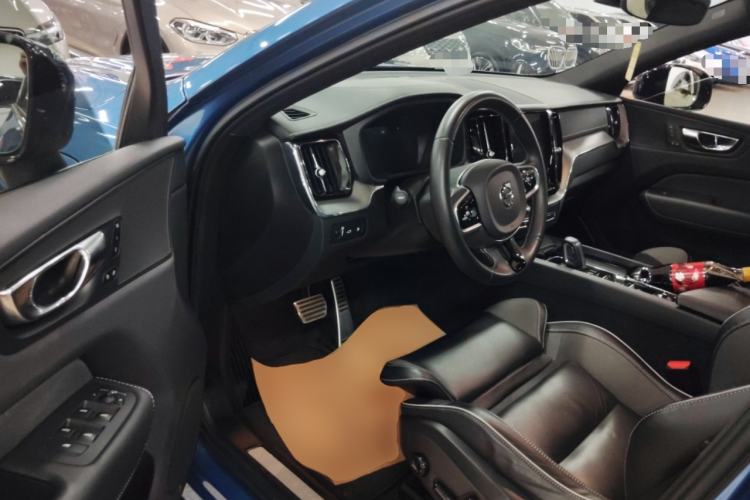 Used Volvo XC60 New Energy 2021 T8 E-Drive Hybrid Smart & Dynamic Edition Driver Seat