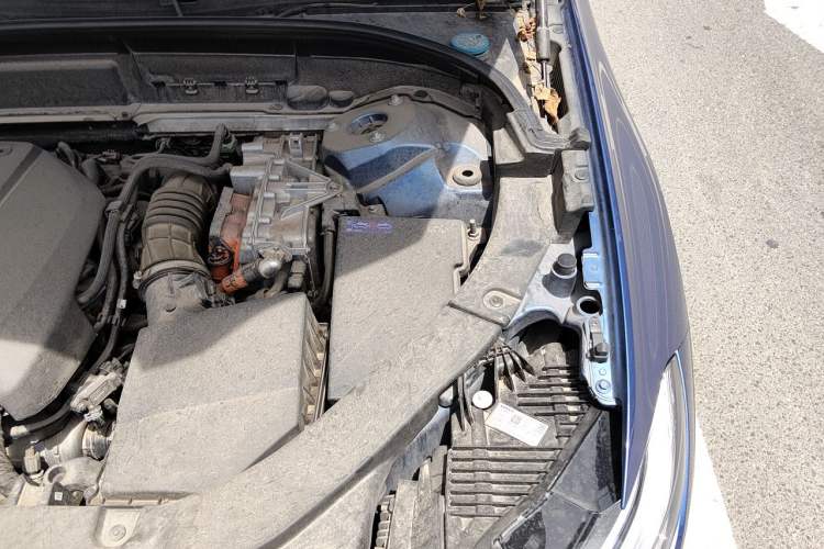 Used Volvo XC60 New Energy 2021 T8 E-Drive Hybrid Smart & Dynamic Edition Engine Bay Left