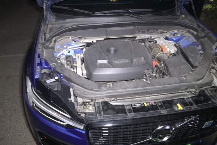 Used Volvo XC60 New Energy 2021 T8 E-Drive Hybrid Smart & Dynamic Edition Engine Bay Right