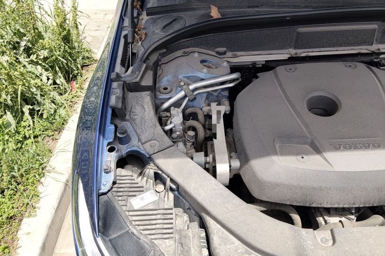 Used Volvo XC60 New Energy 2021 T8 E-Drive Hybrid Smart & Dynamic Edition Engine Bay Right