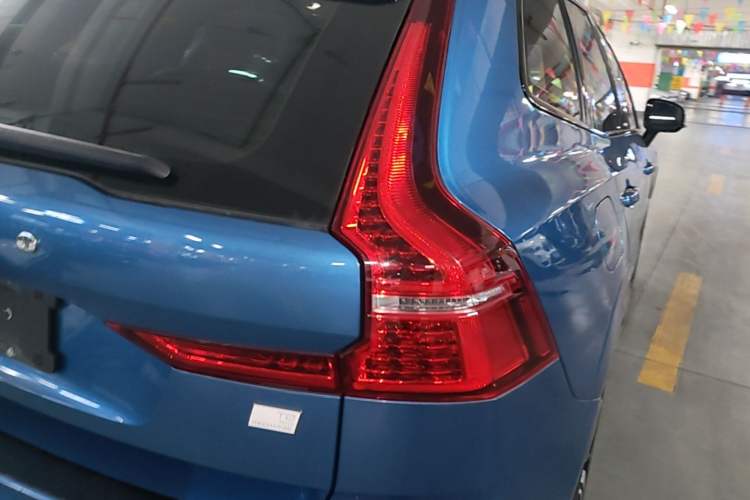 Used Volvo XC60 New Energy 2021 T8 E-Drive Hybrid Smart & Dynamic Edition Exterior 3