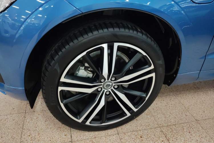 Used Volvo XC60 New Energy 2021 T8 E-Drive Hybrid Smart & Dynamic Edition Exterior 4
