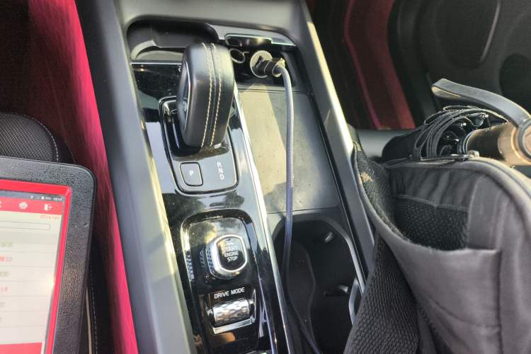 Used Volvo XC60 New Energy 2021 T8 E-Drive Hybrid Smart & Dynamic Edition Gear Lever