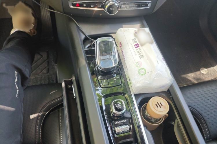 Used Volvo XC60 New Energy 2021 T8 e-Drive Hybrid Luxury Edition Gear Lever