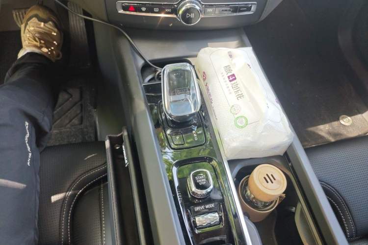 Used Volvo XC60 New Energy 2021 T8 e-Drive Hybrid Luxury Edition Gear Lever