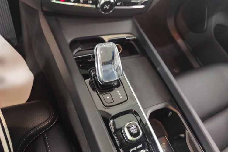 Used Volvo XC60 New Energy 2021 T8 e-Drive Hybrid Luxury Edition Gear Lever