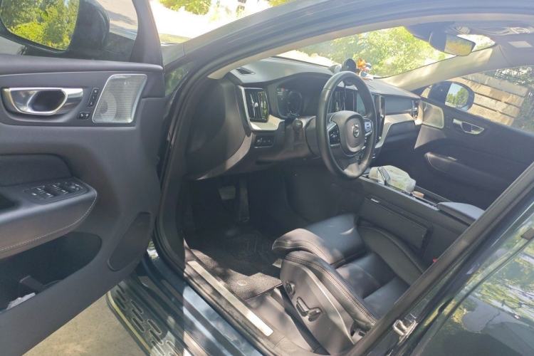 Used Volvo XC60 New Energy 2021 T8 e-Drive Hybrid Luxury Edition Interior 3