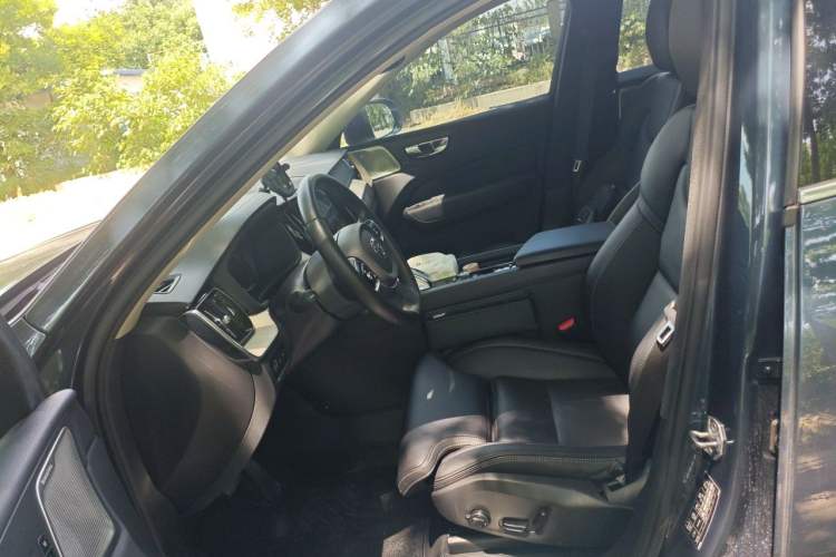 Used Volvo XC60 New Energy 2021 T8 e-Drive Hybrid Luxury Edition Left Front Seat