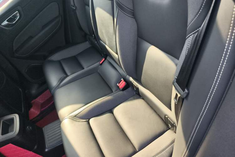Used Volvo XC60 New Energy 2021 T8 E-Drive Hybrid Smart & Dynamic Edition Left Rear Seat