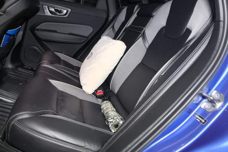 Used Volvo XC60 New Energy 2021 T8 E-Drive Hybrid Smart & Dynamic Edition Left Rear Seat