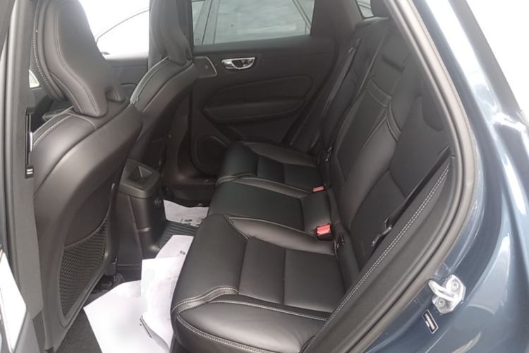 Used Volvo XC60 New Energy 2021 T8 e-Drive Hybrid Luxury Edition Left Rear Seat