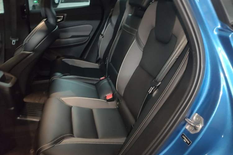 Used Volvo XC60 New Energy 2021 T8 E-Drive Hybrid Smart & Dynamic Edition Left Rear Seat