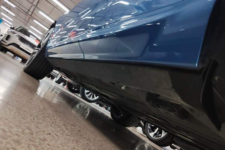Used Volvo XC60 New Energy 2021 T8 E-Drive Hybrid Smart & Dynamic Edition Left Side Sill