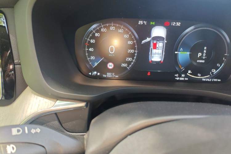 Used Volvo XC60 New Energy 2021 T8 e-Drive Hybrid Luxury Edition Odometer Close Up