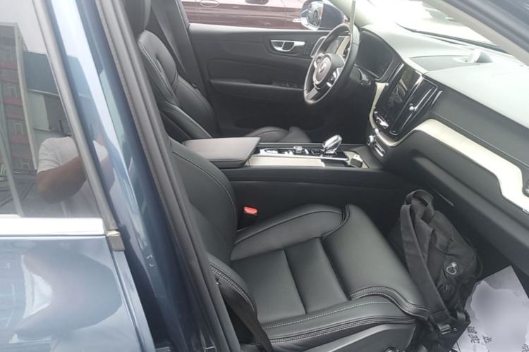 Used Volvo XC60 New Energy 2021 T8 e-Drive Hybrid Luxury Edition Right Front Seat