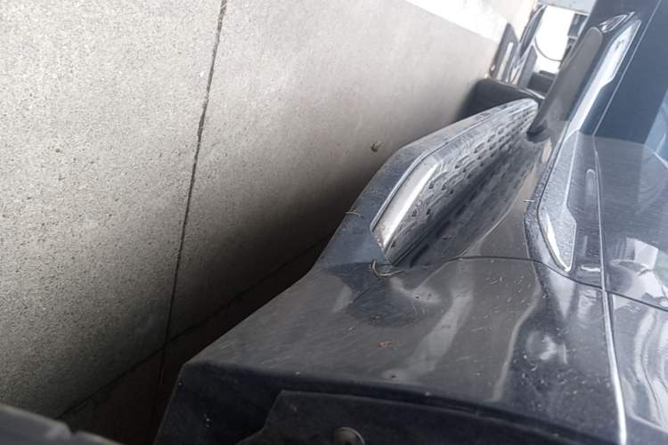 Used Volvo XC60 New Energy 2021 T8 e-Drive Hybrid Luxury Edition Right Side Sill