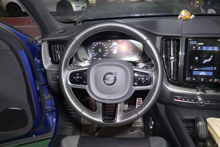 Used Volvo XC60 New Energy 2021 T8 E-Drive Hybrid Smart & Dynamic Edition Steering Wheel