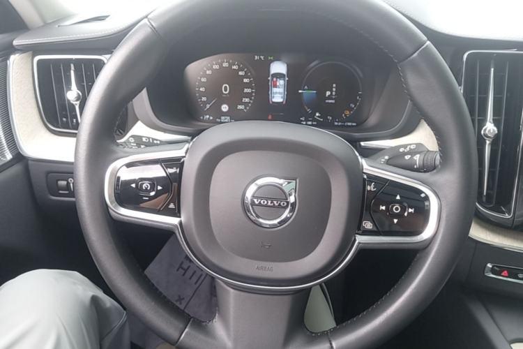 Used Volvo XC60 New Energy 2021 T8 e-Drive Hybrid Luxury Edition Steering Wheel