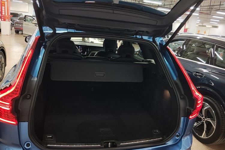 Used Volvo XC60 New Energy 2021 T8 E-Drive Hybrid Smart & Dynamic Edition Trunk