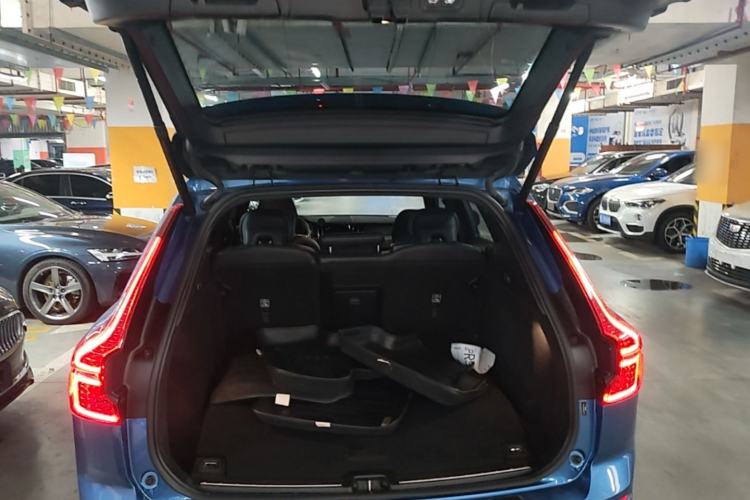 Used Volvo XC60 New Energy 2021 T8 E-Drive Hybrid Smart & Dynamic Edition Trunk