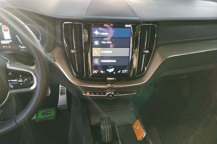 Used Volvo XC60 New Energy 2021 T8 E-Drive Hybrid Smart & Dynamic Edition Audio And AC Panel