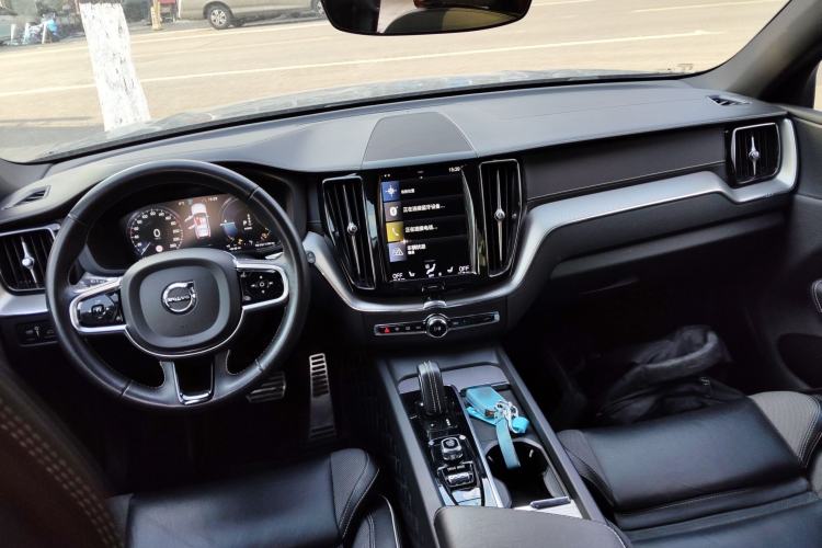 Used Volvo XC60 New Energy 2021 T8 E-Drive Hybrid Smart & Dynamic Edition Center Console