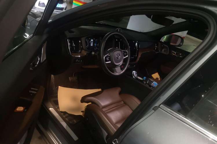 Used Volvo XC60 New Energy 2021 T8 e-Drive Hybrid Luxury Edition Driver Seat