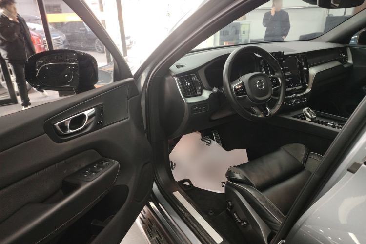 Used Volvo XC60 New Energy 2021 T8 E-Drive Hybrid Smart & Dynamic Edition Driver Seat