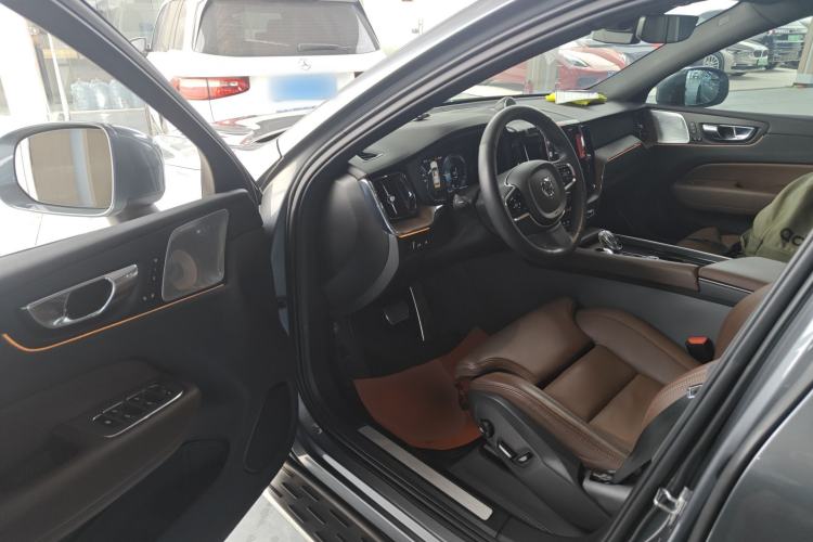 Used Volvo XC60 New Energy 2021 T8 e-Drive Hybrid Luxury Edition Driver Seat
