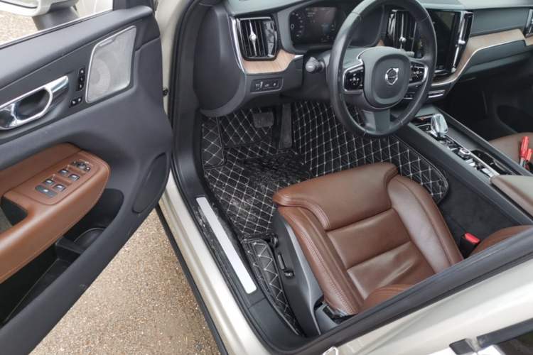 Used Volvo XC60 New Energy 2021 T8 e-Drive Hybrid Luxury Edition Driver Seat
