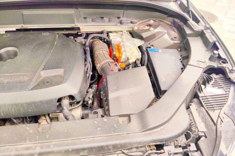 Used Volvo XC60 New Energy 2021 T8 e-Drive Hybrid Luxury Edition Engine Bay Left