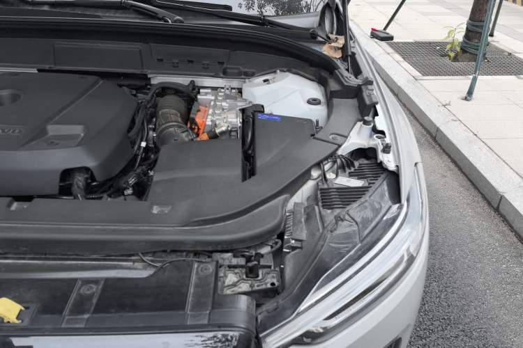 Used Volvo XC60 New Energy 2021 T8 E-Drive Hybrid Smart & Dynamic Edition Engine Bay Left