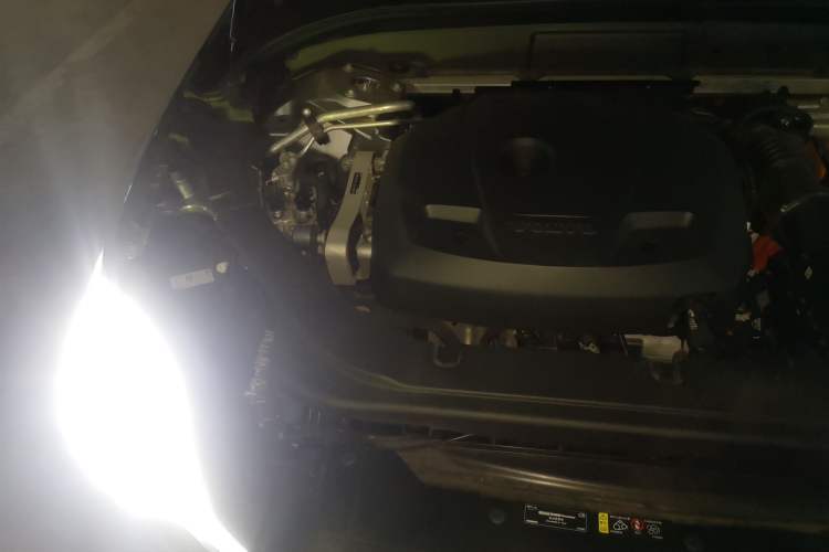 Used Volvo XC60 New Energy 2021 T8 e-Drive Hybrid Luxury Edition Engine Bay Right