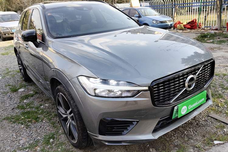 Used Volvo XC60 New Energy 2021 T8 E-Drive Hybrid Smart & Dynamic Edition Front Right 45 Deg