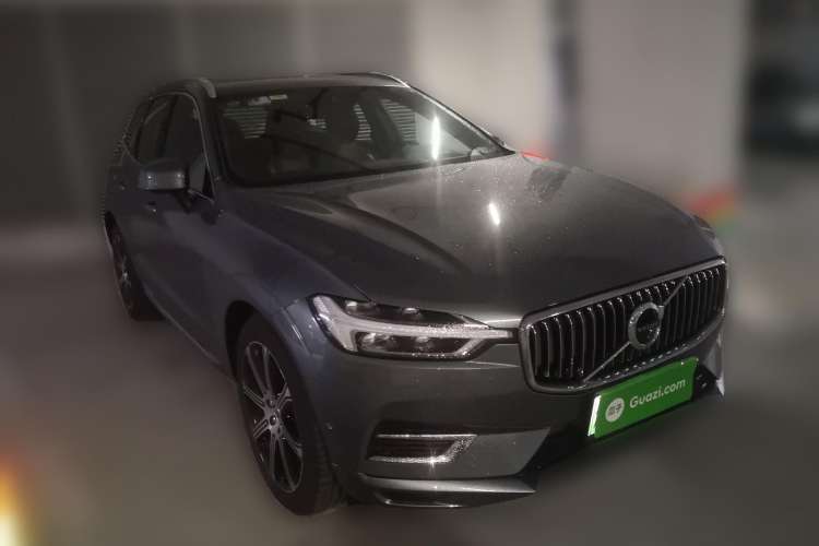 Used Volvo XC60 New Energy 2021 T8 e-Drive Hybrid Luxury Edition Front Right 45 Deg