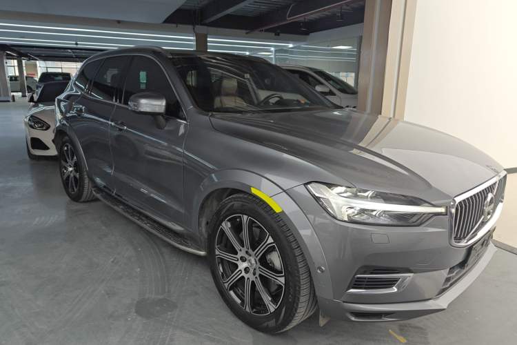 Used Volvo XC60 New Energy 2021 T8 e-Drive Hybrid Luxury Edition Front Right 45 Deg