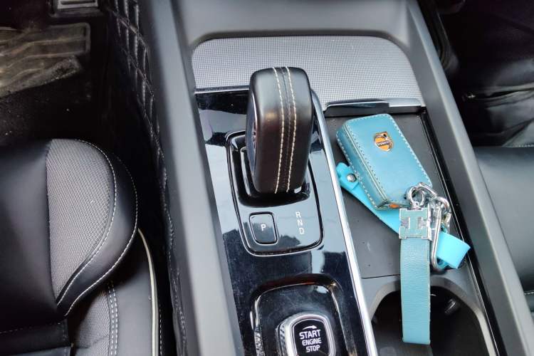 Used Volvo XC60 New Energy 2021 T8 E-Drive Hybrid Smart & Dynamic Edition Gear Lever