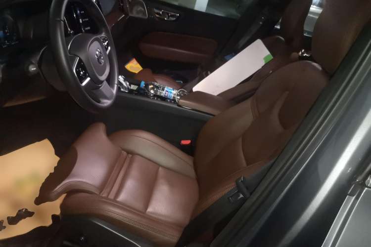 Used Volvo XC60 New Energy 2021 T8 e-Drive Hybrid Luxury Edition Left Front Seat