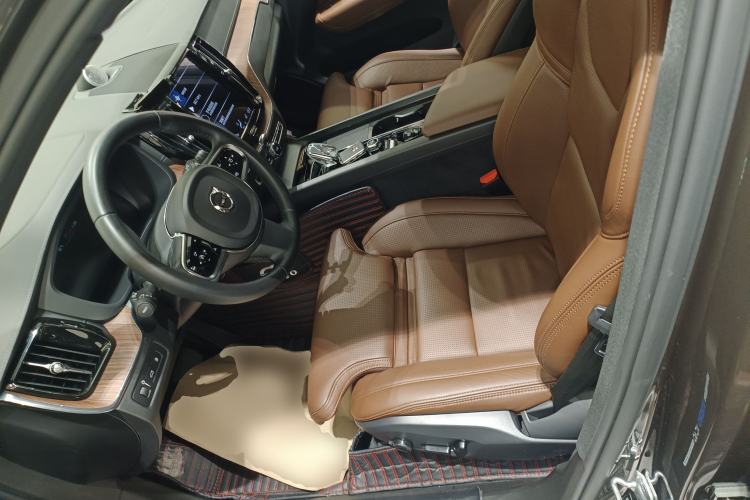 Used Volvo XC60 New Energy 2021 T8 e-Drive Hybrid Luxury Edition Left Front Seat