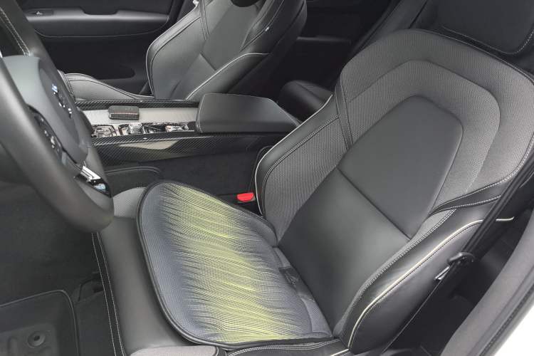 Used Volvo XC60 New Energy 2021 T8 E-Drive Hybrid Smart & Dynamic Edition Left Front Seat