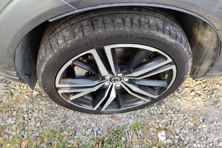 Used Volvo XC60 New Energy 2021 T8 E-Drive Hybrid Smart & Dynamic Edition Left Front Wheel Hub