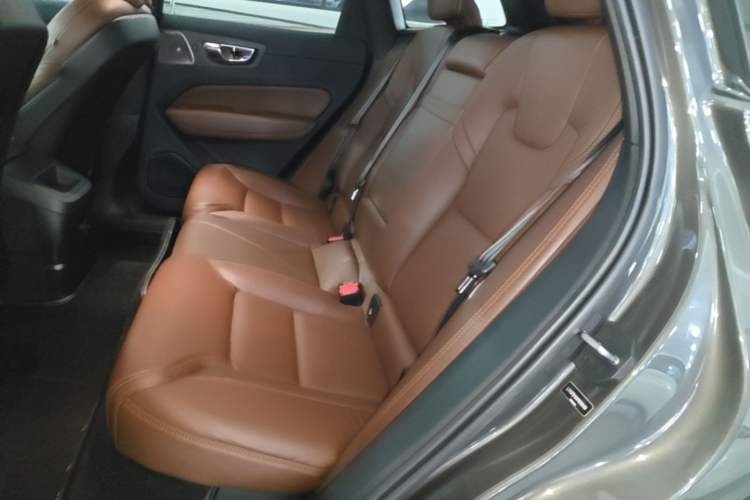 Used Volvo XC60 New Energy 2021 T8 e-Drive Hybrid Luxury Edition Left Rear Seat