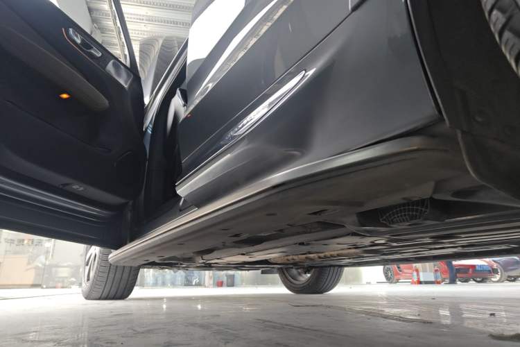 Used Volvo XC60 New Energy 2021 T8 e-Drive Hybrid Luxury Edition Left Side Sill