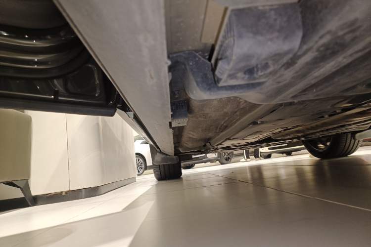 Used Volvo XC60 New Energy 2021 T8 e-Drive Hybrid Luxury Edition Left Side Sill