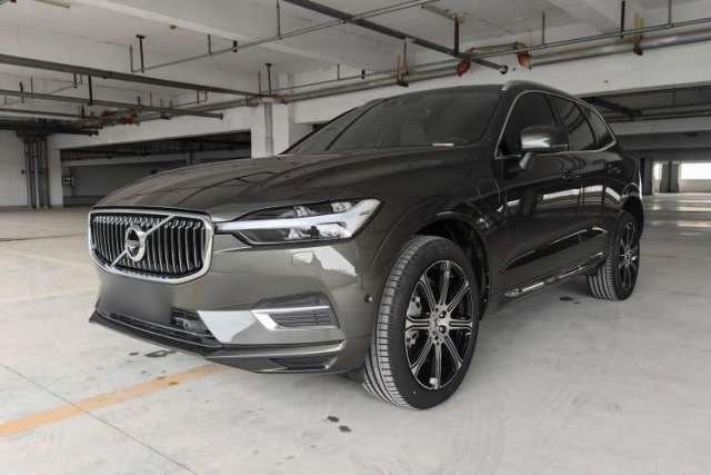 Ojetý Volvo XC60 New Energy 2021 T8 e-Drive Hybrid Luxury Edition