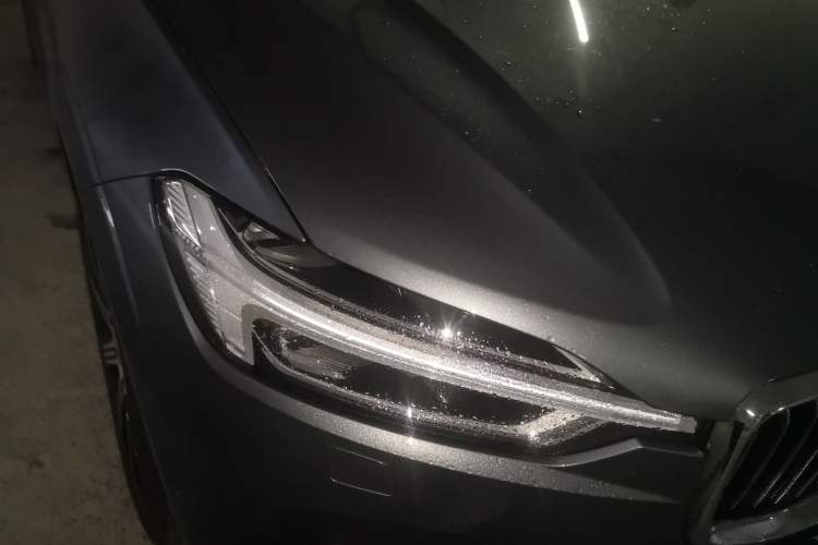 Used Volvo XC60 New Energy 2021 T8 e-Drive Hybrid Luxury Edition Right Front Headlight