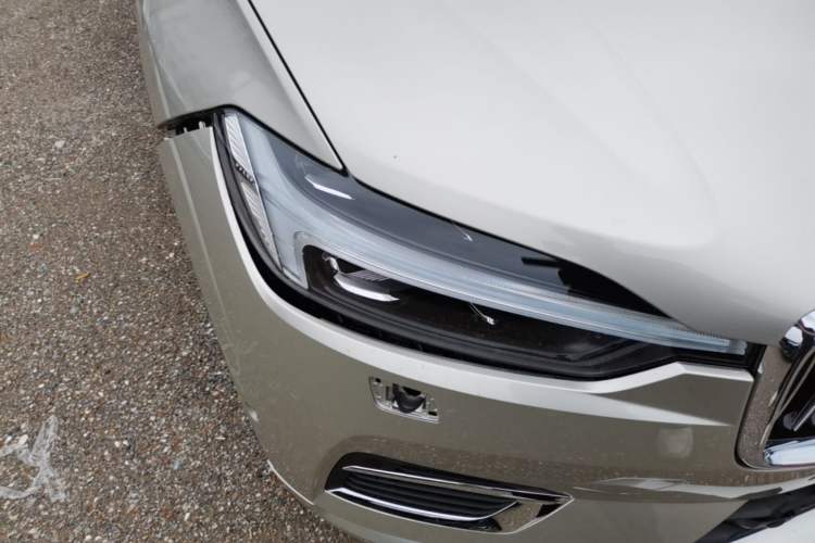 Used Volvo XC60 New Energy 2021 T8 e-Drive Hybrid Luxury Edition Right Front Headlight