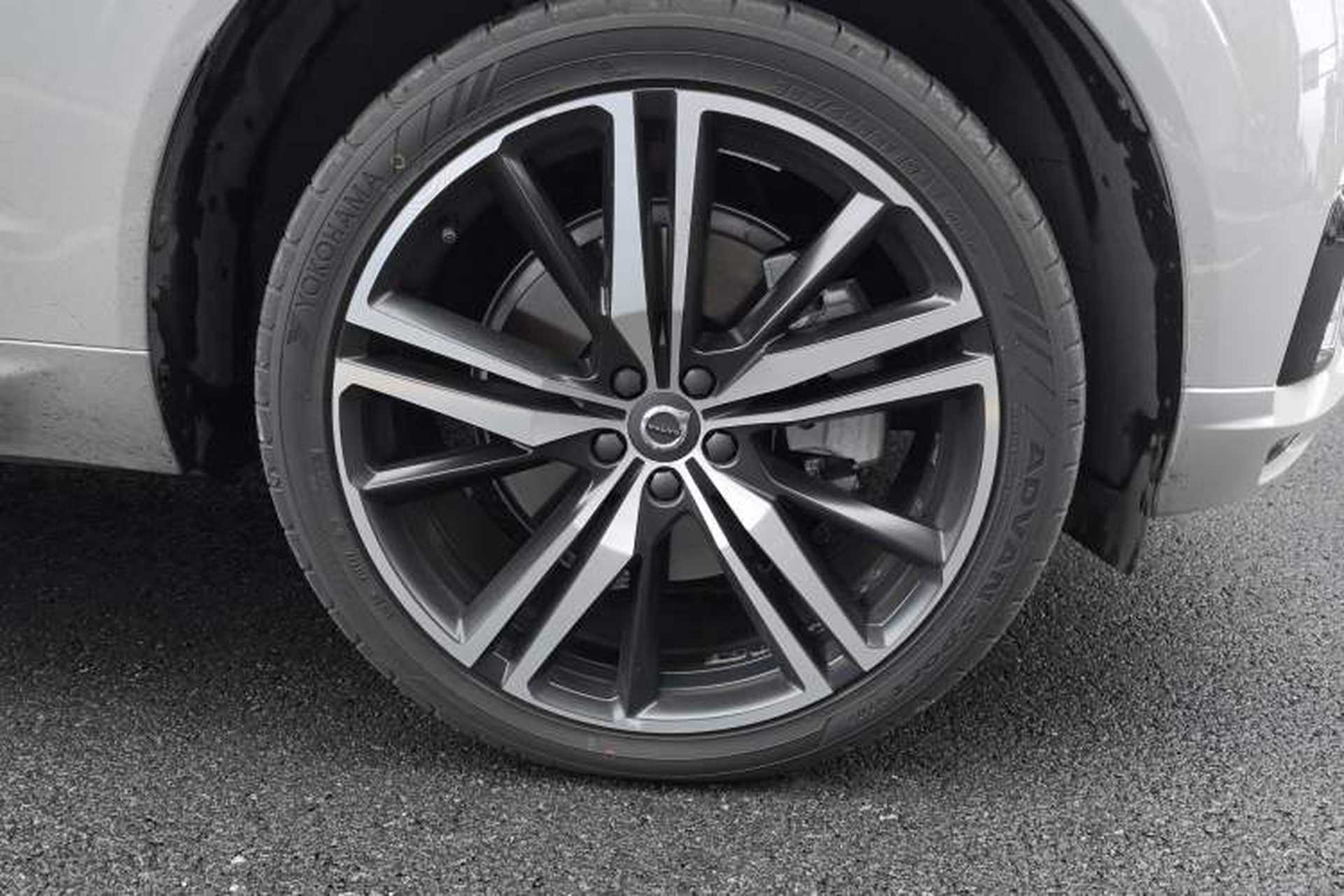 Used Volvo XC60 New Energy 2021 T8 E-Drive Hybrid Smart & Dynamic Edition Right Front Wheel Hub