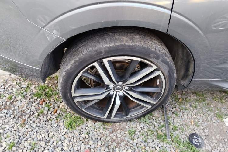 Used Volvo XC60 New Energy 2021 T8 E-Drive Hybrid Smart & Dynamic Edition Right Rear Wheel Hub